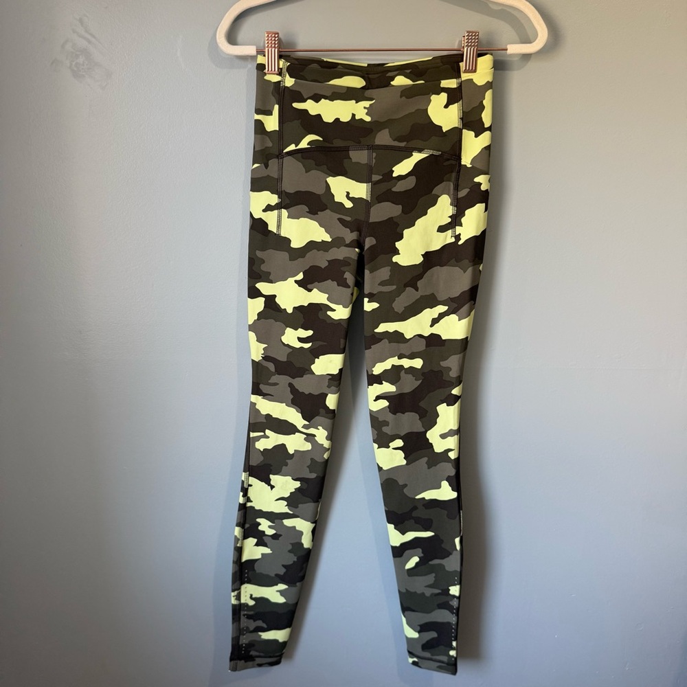 Lululemon Camo Swift Speed Tight Size 4